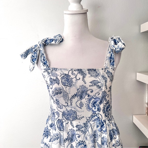 Petal and Pup Janie Midi Blue & White Floral dress NWT size Medium - Picture 6 of 16